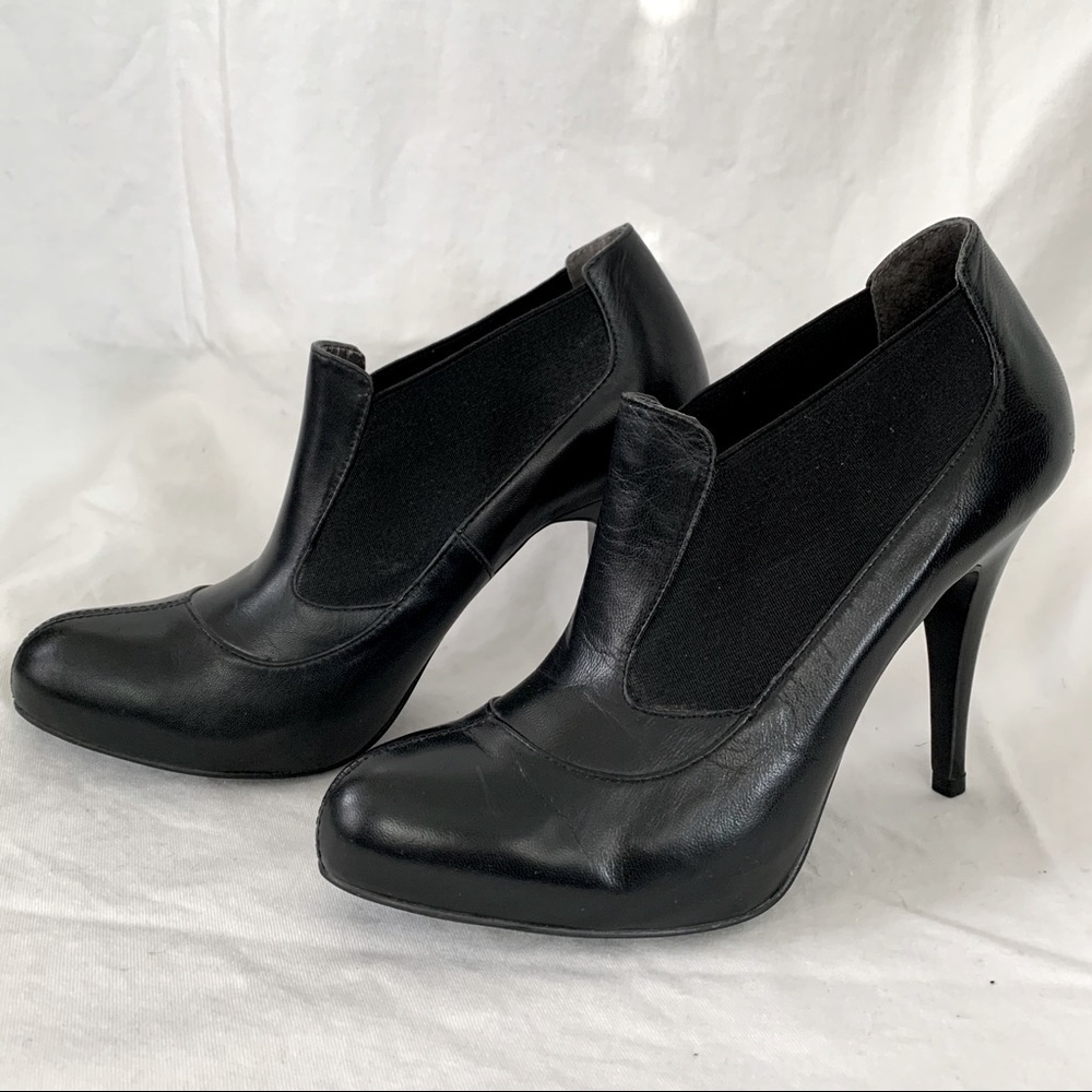 Carlos Santana / Leather Ankle Booties (🦩2 for $25)